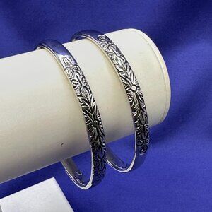 Whiting & Davis Pair of Silver-Tone Engraved Oval Bangle Bracelets